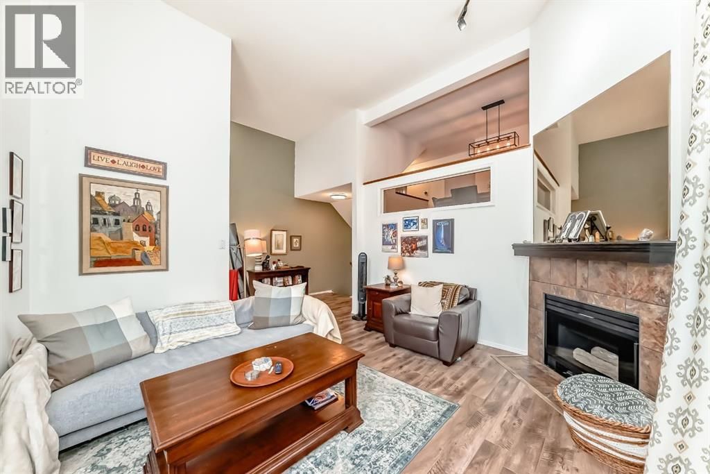 424 HAWKSTONE MANOR NORTHWEST Image 18