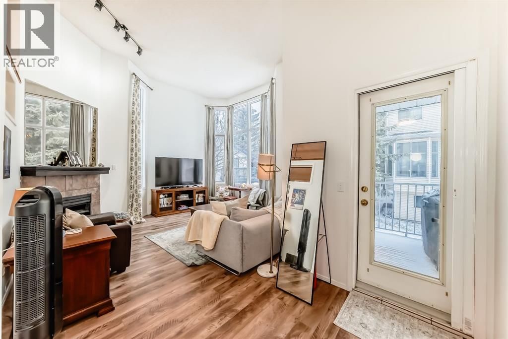 424 HAWKSTONE MANOR NORTHWEST Image 19