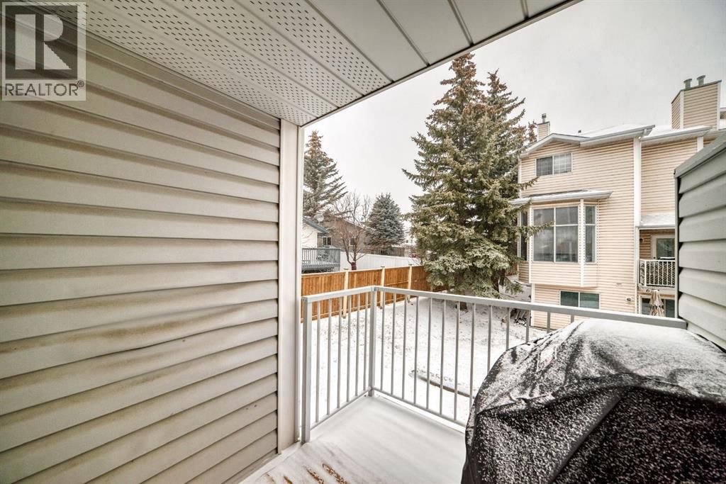 424 HAWKSTONE MANOR NORTHWEST Image 21