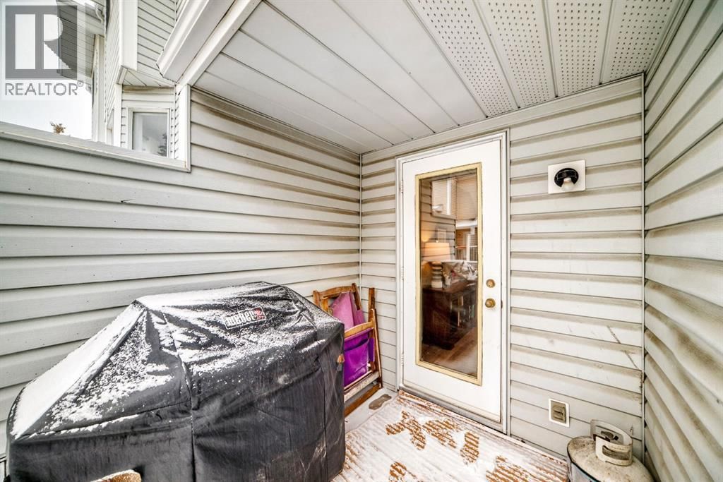 424 HAWKSTONE MANOR NORTHWEST Image 22