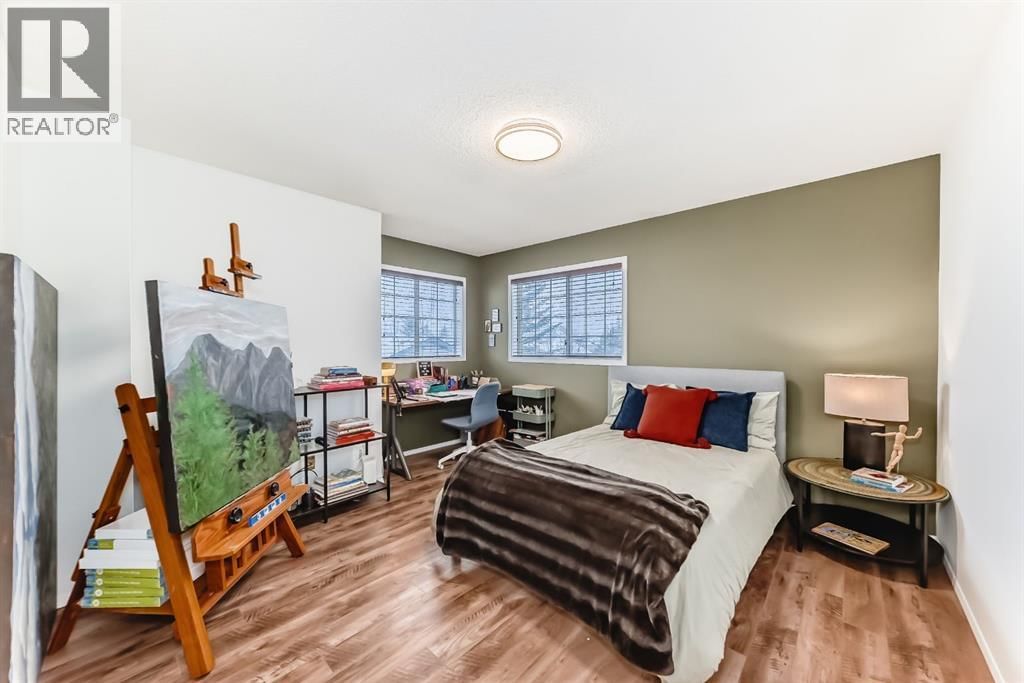 424 HAWKSTONE MANOR NORTHWEST Image 24