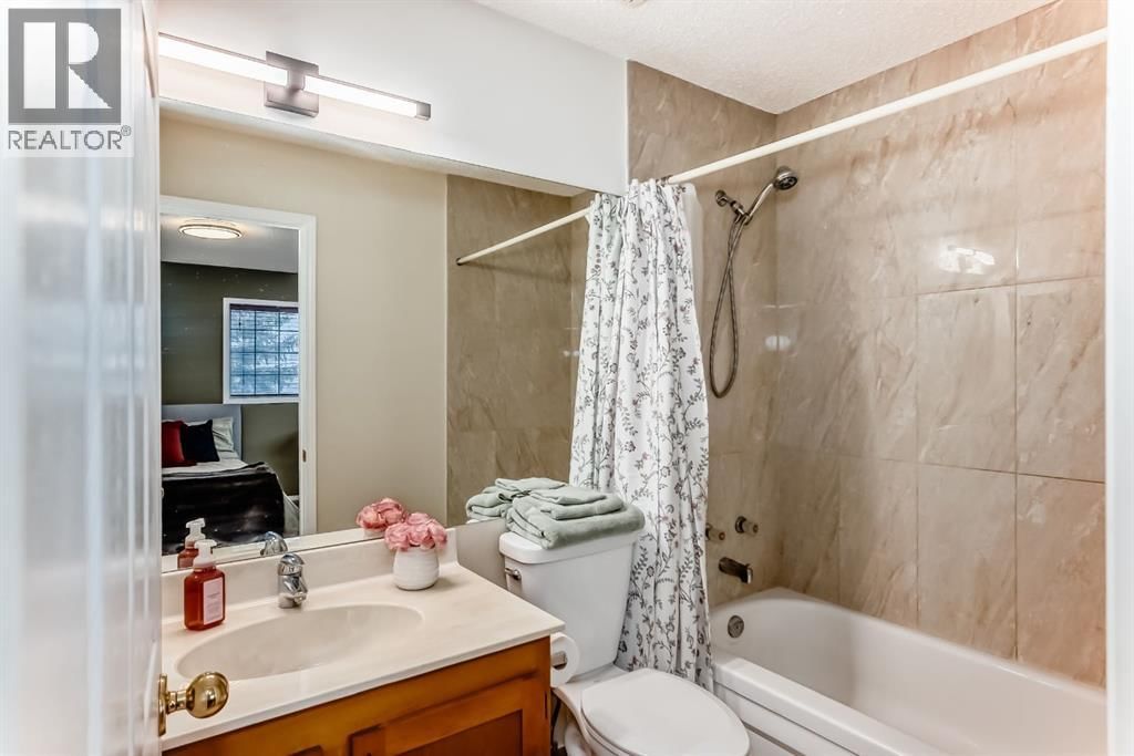 424 HAWKSTONE MANOR NORTHWEST Image 28