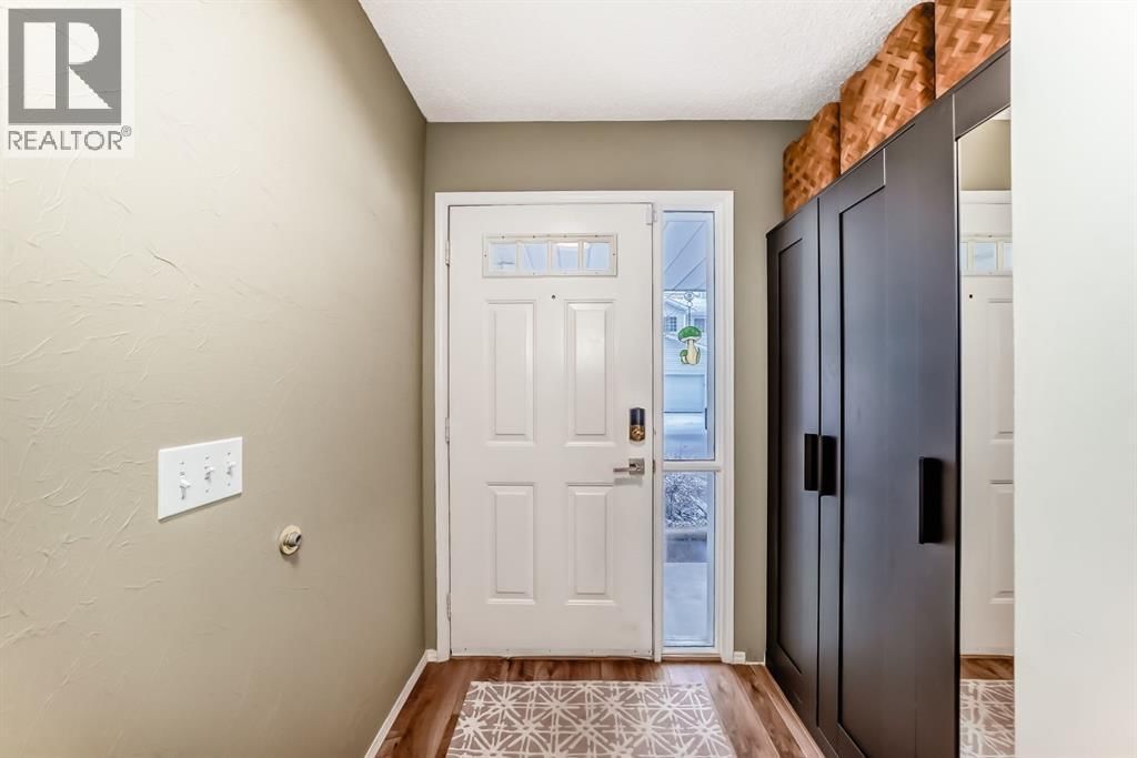 424 HAWKSTONE MANOR NORTHWEST Image 3