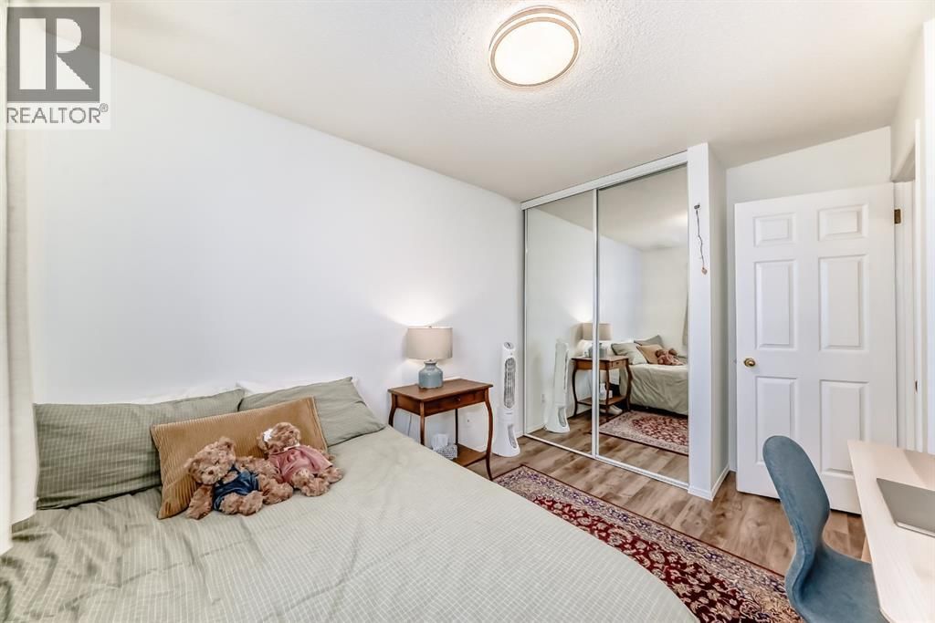 424 HAWKSTONE MANOR NORTHWEST Image 35