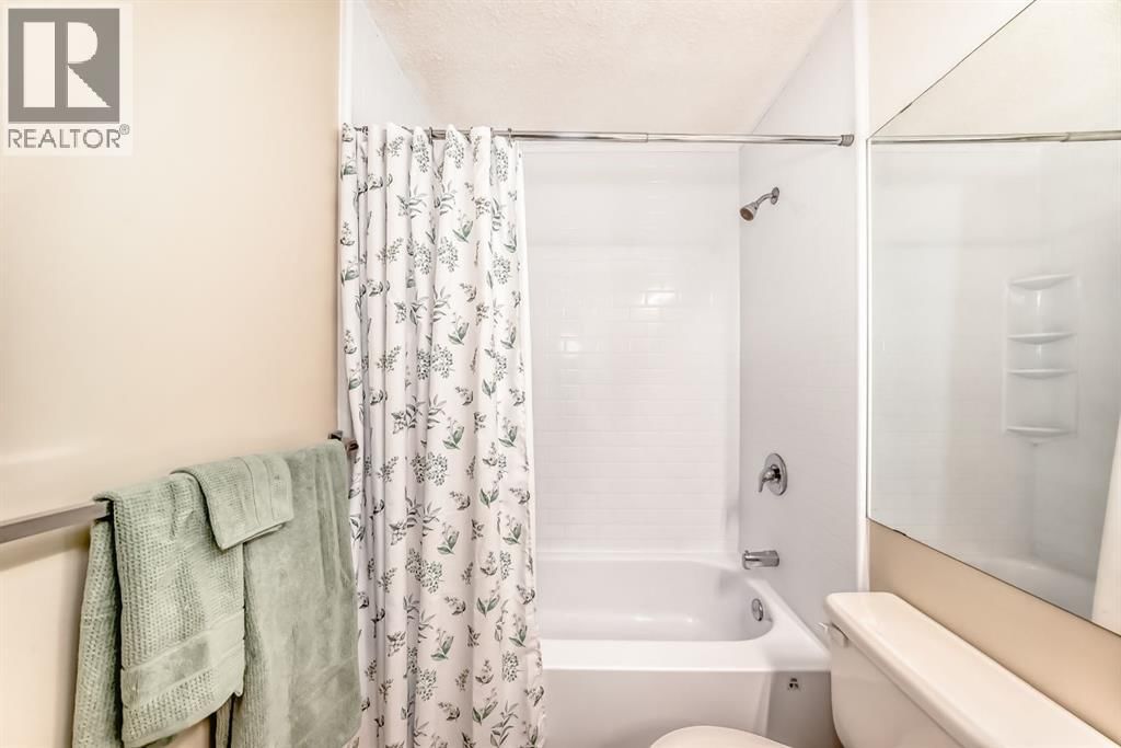 424 HAWKSTONE MANOR NORTHWEST Image 36