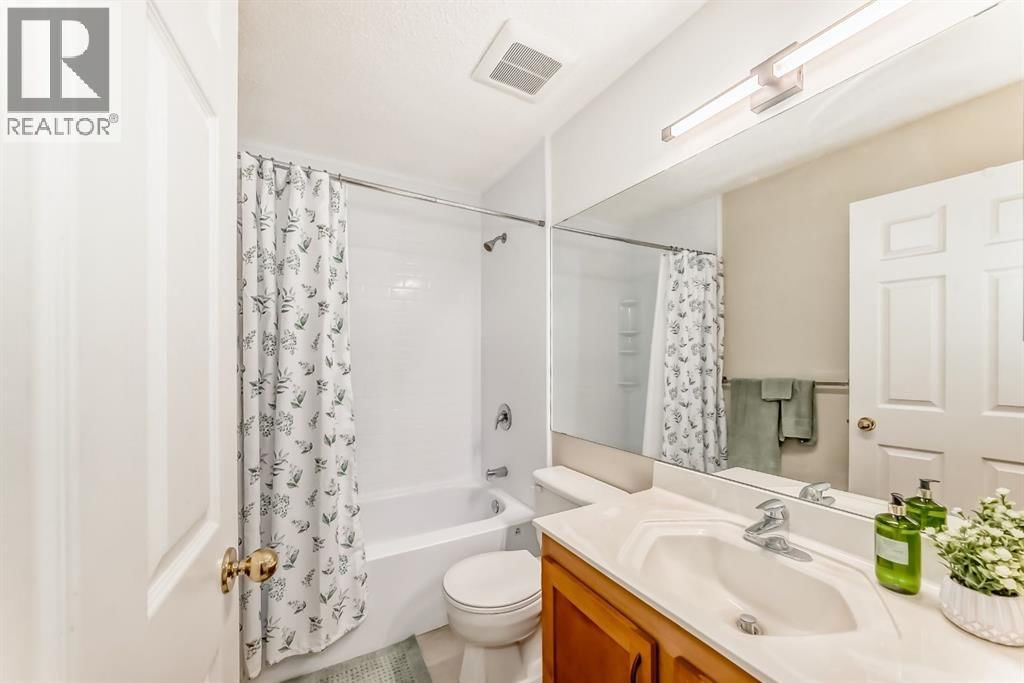 424 HAWKSTONE MANOR NORTHWEST Image 37