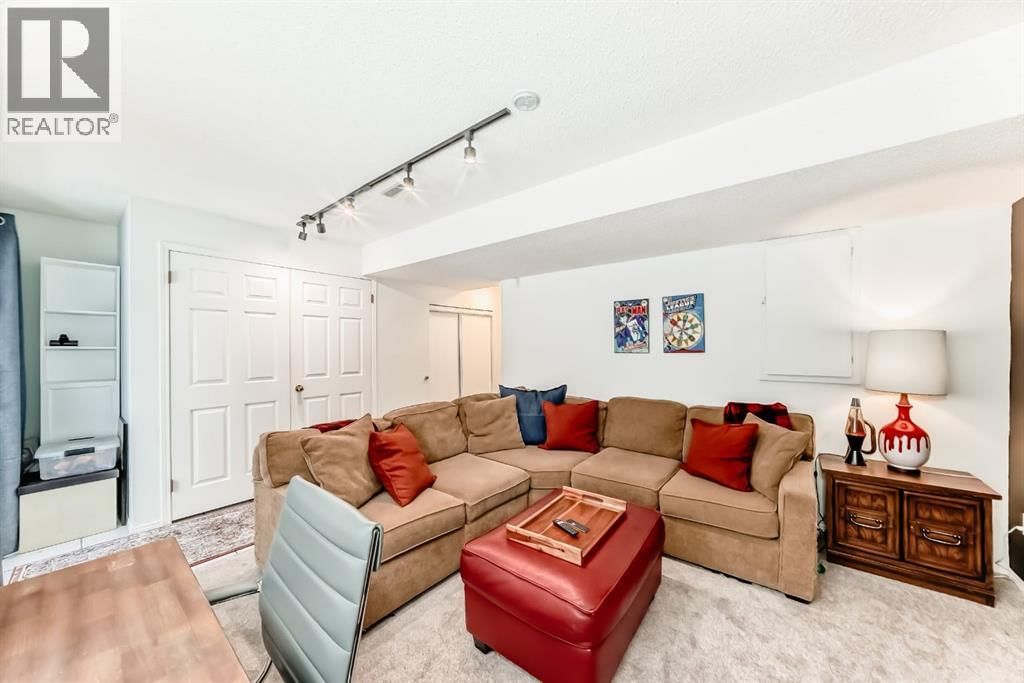 424 HAWKSTONE MANOR NORTHWEST Image 42