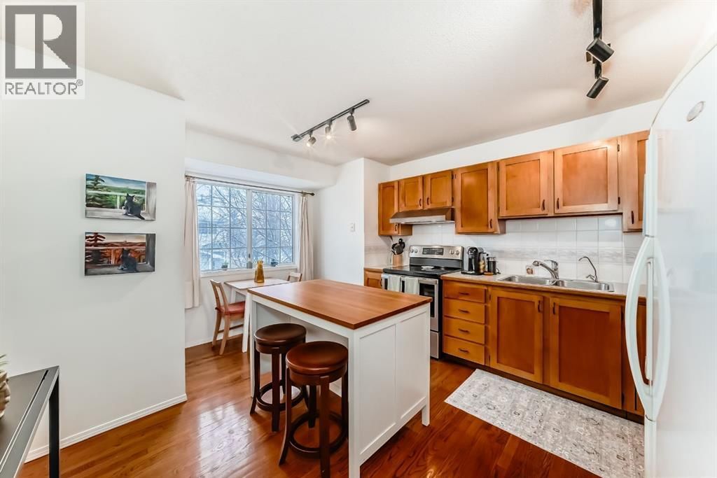 424 HAWKSTONE MANOR NORTHWEST Image 5