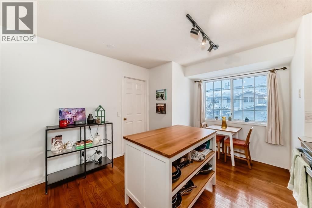 424 HAWKSTONE MANOR NORTHWEST Image 6