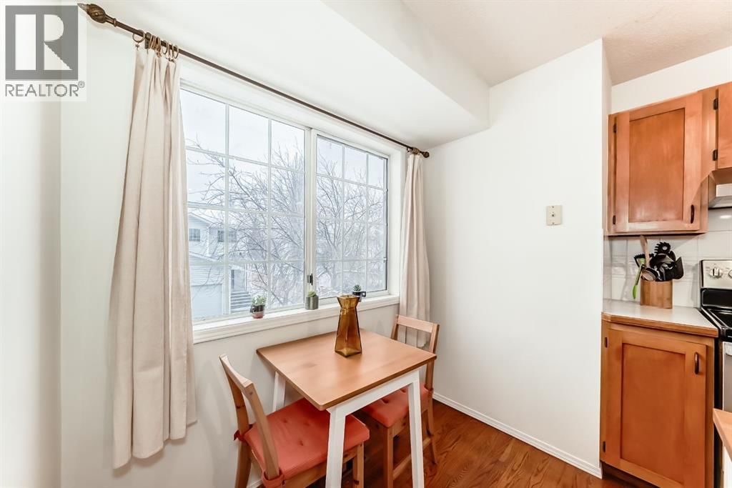 424 HAWKSTONE MANOR NORTHWEST Image 8