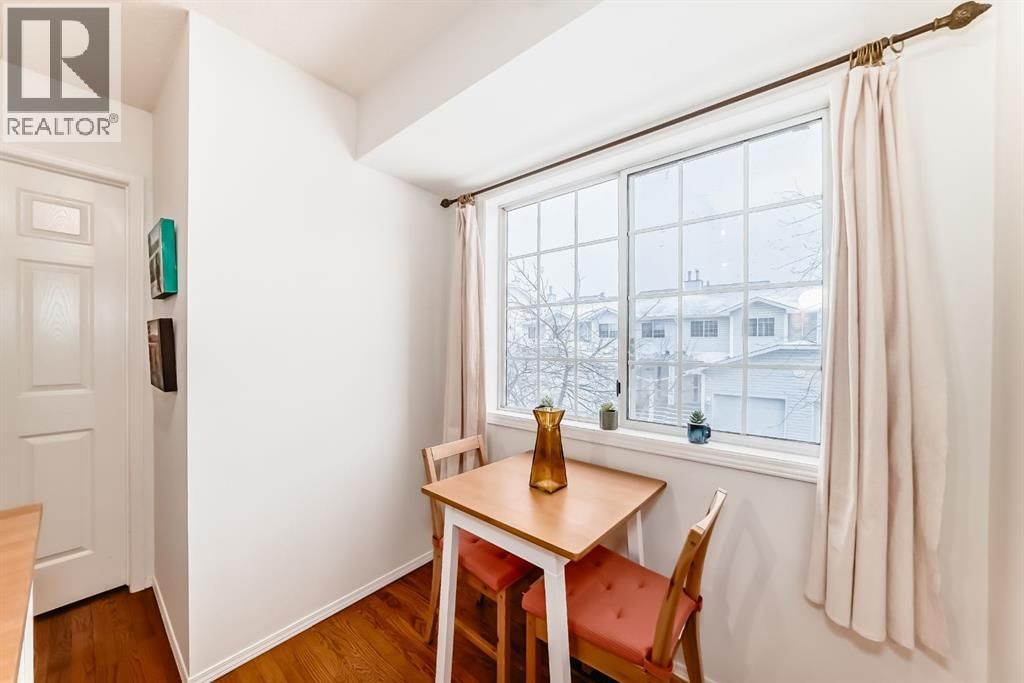 424 HAWKSTONE MANOR NORTHWEST Image 9