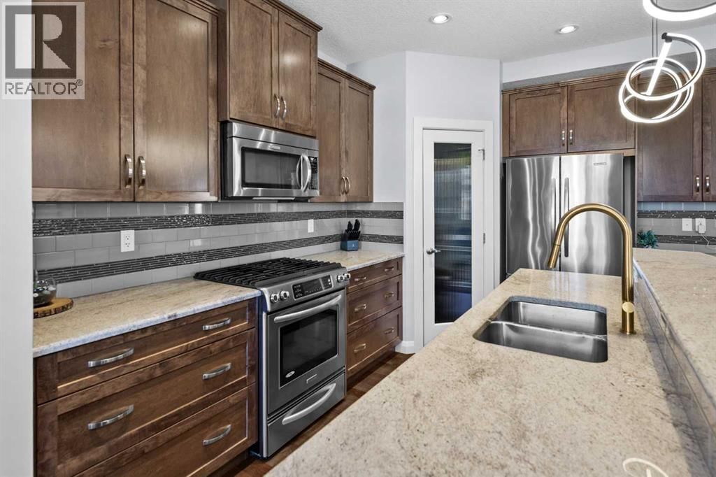 100 KINNIBURGH GARDENS Image 15