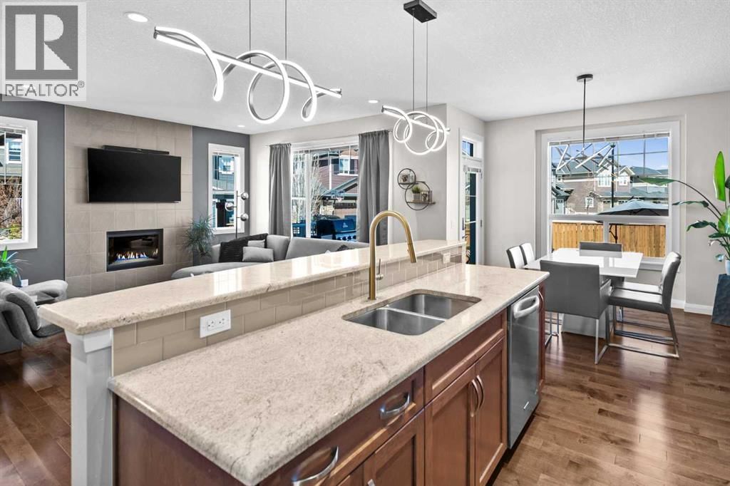 100 KINNIBURGH GARDENS Image 16