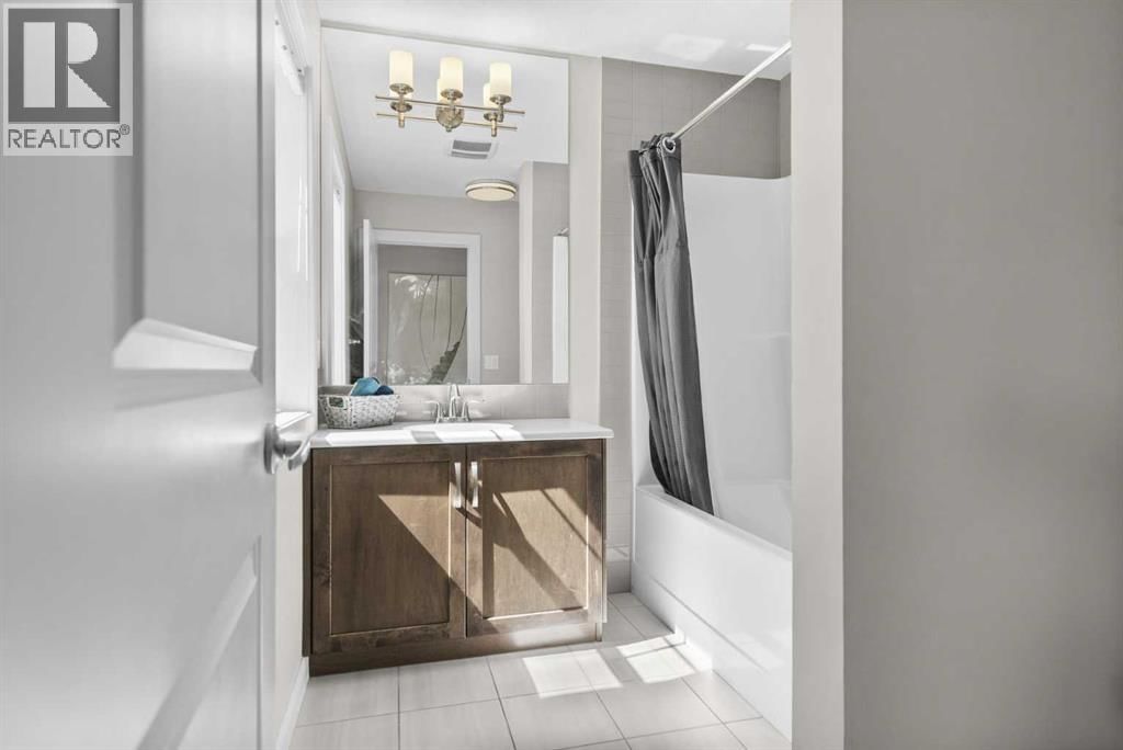 100 KINNIBURGH GARDENS Image 36