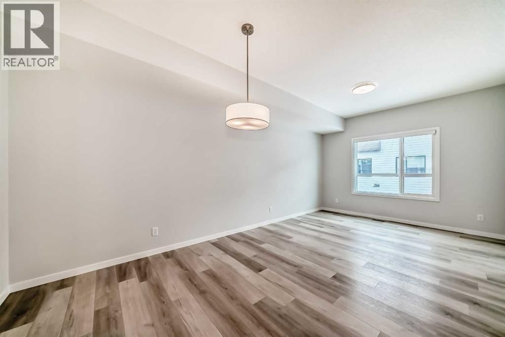 42 CRANBROOK GARDENS SOUTHEAST Image 14