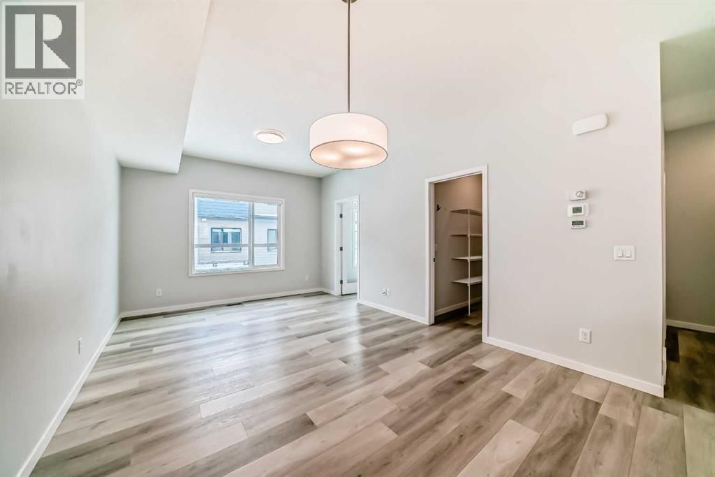 42 CRANBROOK GARDENS SOUTHEAST Image 15