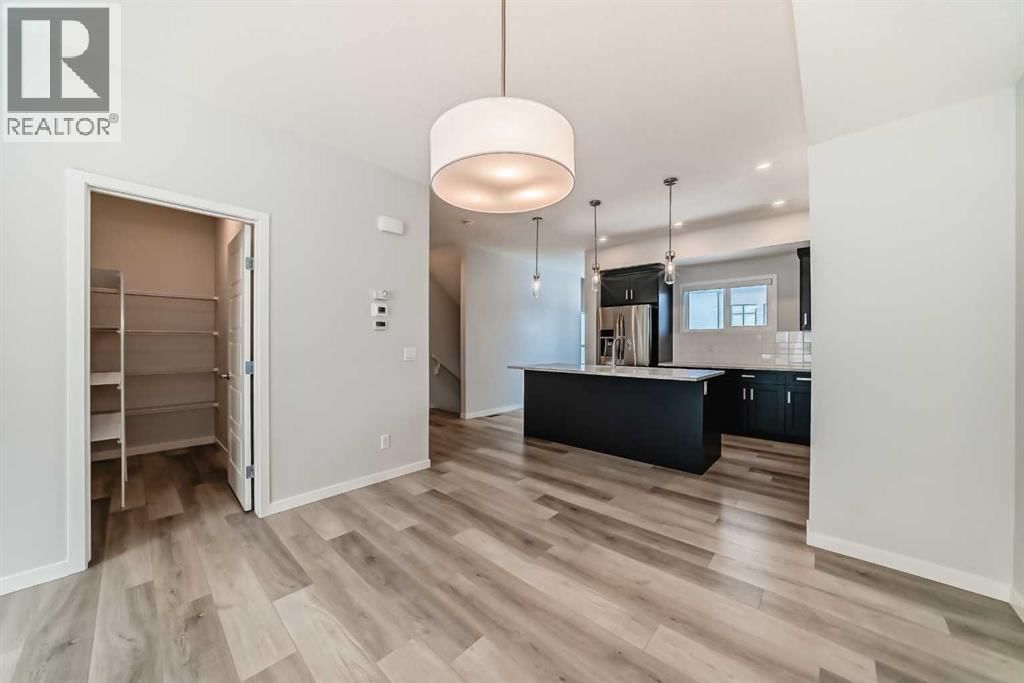 42 CRANBROOK GARDENS SOUTHEAST Image 16