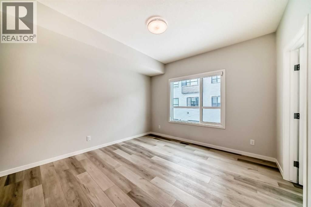 42 CRANBROOK GARDENS SOUTHEAST Image 18