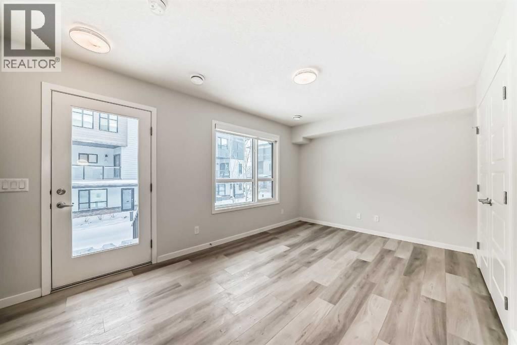 42 CRANBROOK GARDENS SOUTHEAST Image 4