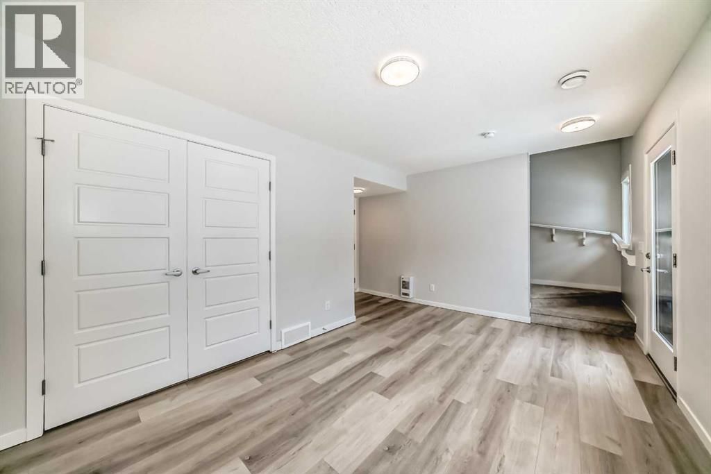 42 CRANBROOK GARDENS SOUTHEAST Image 6