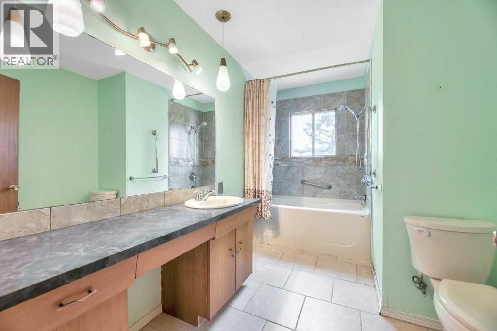 121 COUSIN STREET Image 31