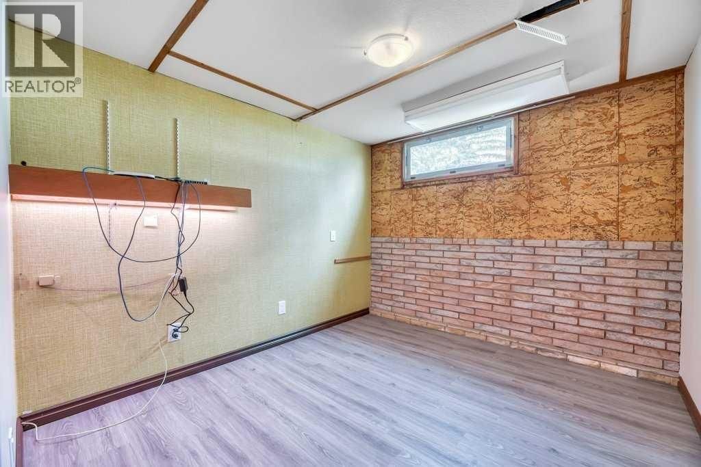 121 COUSIN STREET Image 39