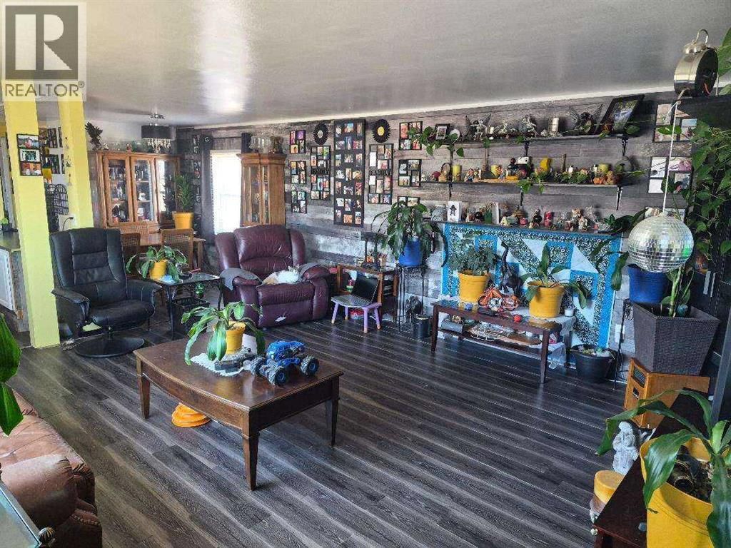 5103 61 AVENUE Image 3