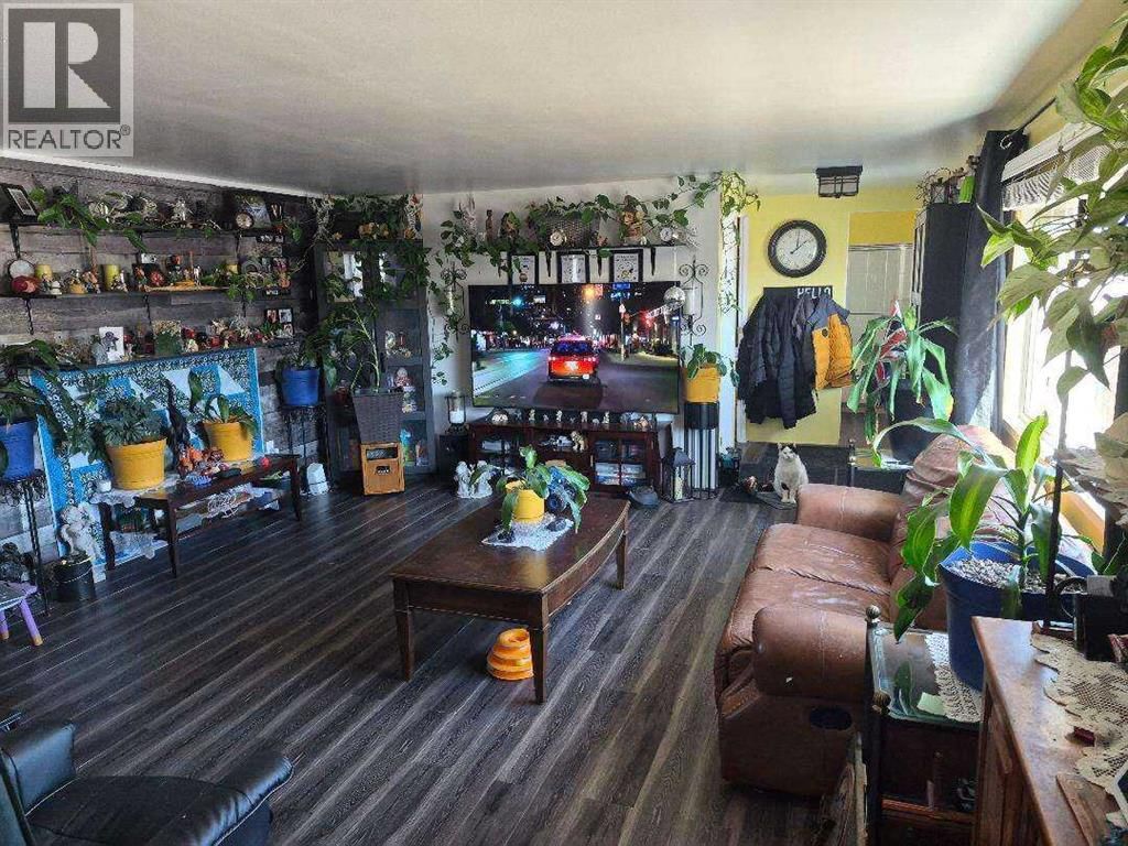 5103 61 AVENUE Image 4