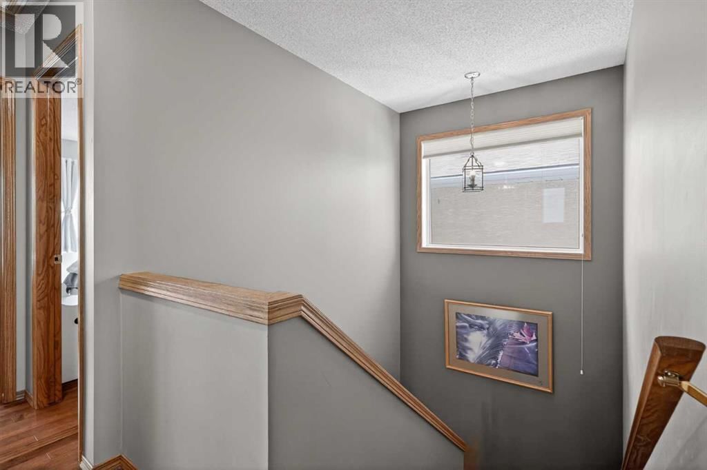 81 RIVERWOOD CRESCENT SOUTHEAST Image 17