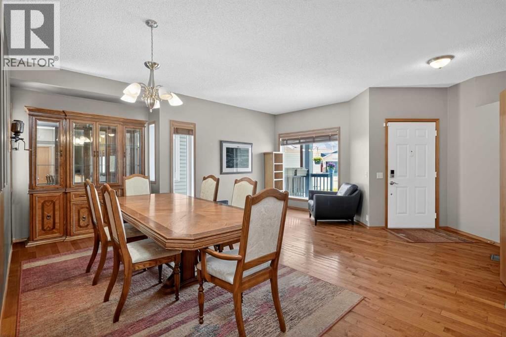 81 RIVERWOOD CRESCENT SOUTHEAST Image 5