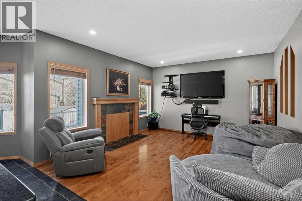 81 RIVERWOOD CRESCENT SOUTHEAST Image 8