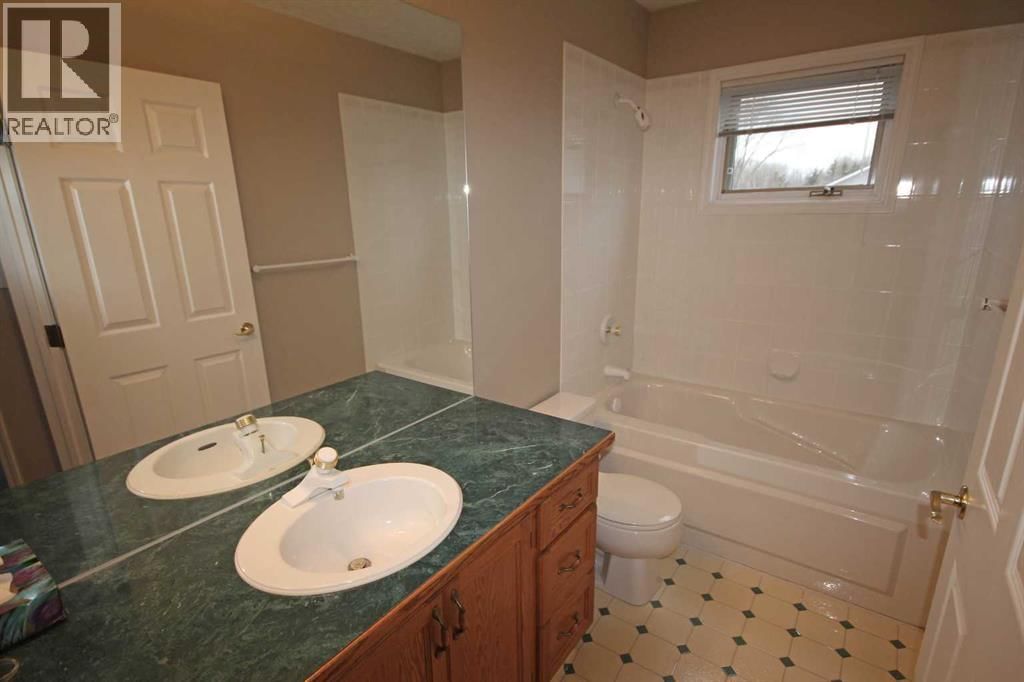 25 WILLOW SPRINGS CRESCENT Image 10