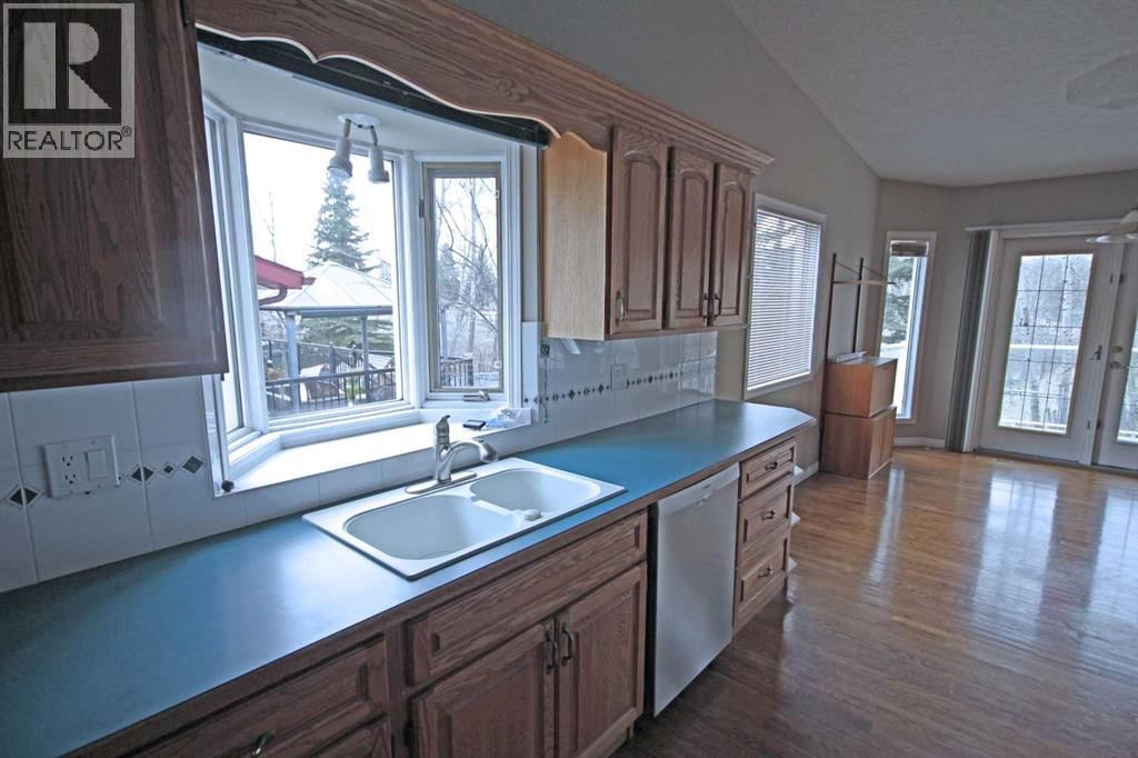 25 WILLOW SPRINGS CRESCENT Image 17