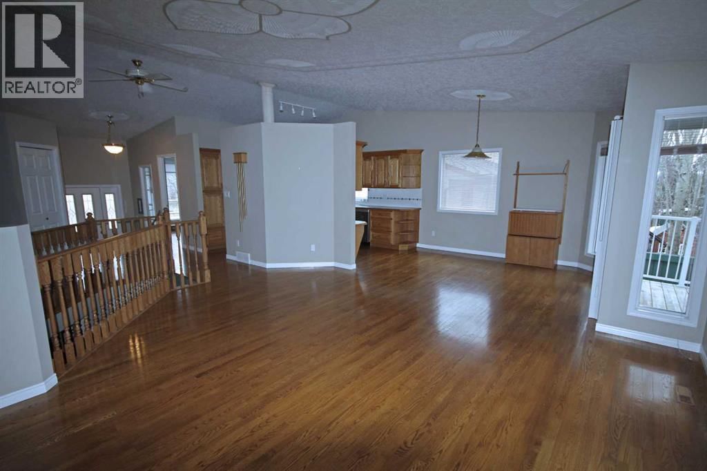 25 WILLOW SPRINGS CRESCENT Image 19