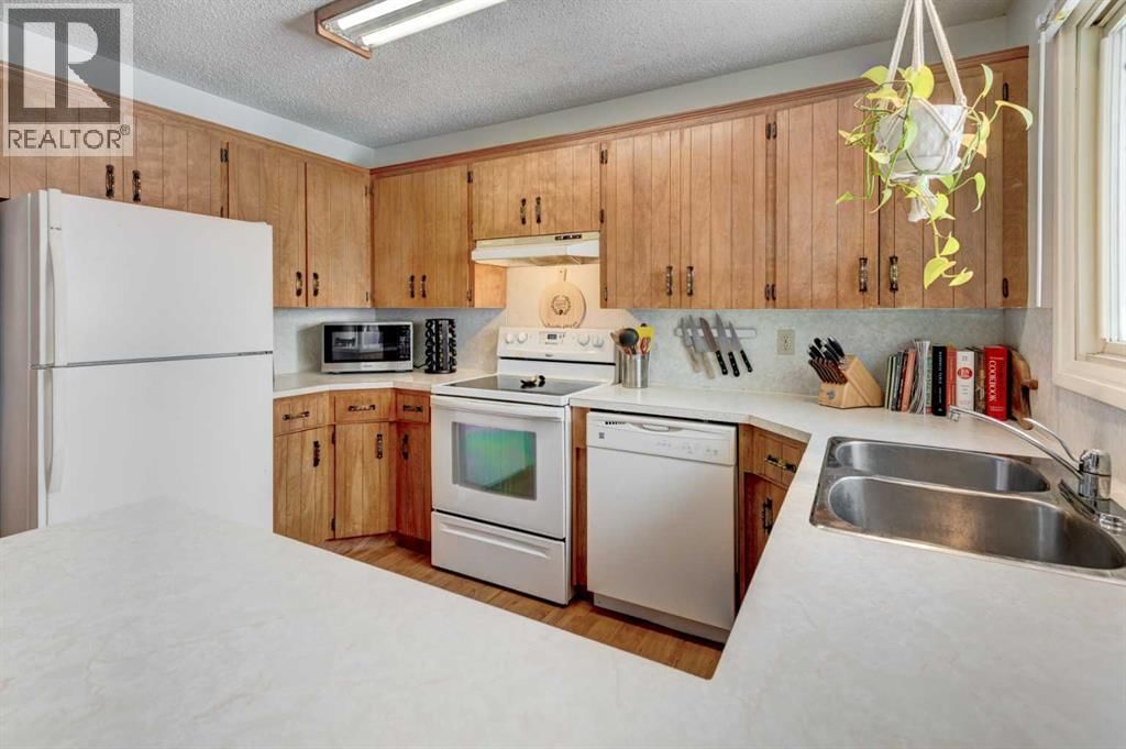 1204 RANCHLANDS BOULEVARD NORTHWEST Image 10