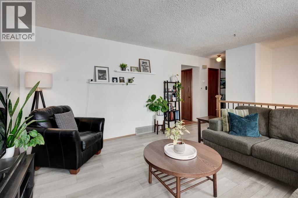 1204 RANCHLANDS BOULEVARD NORTHWEST Image 3