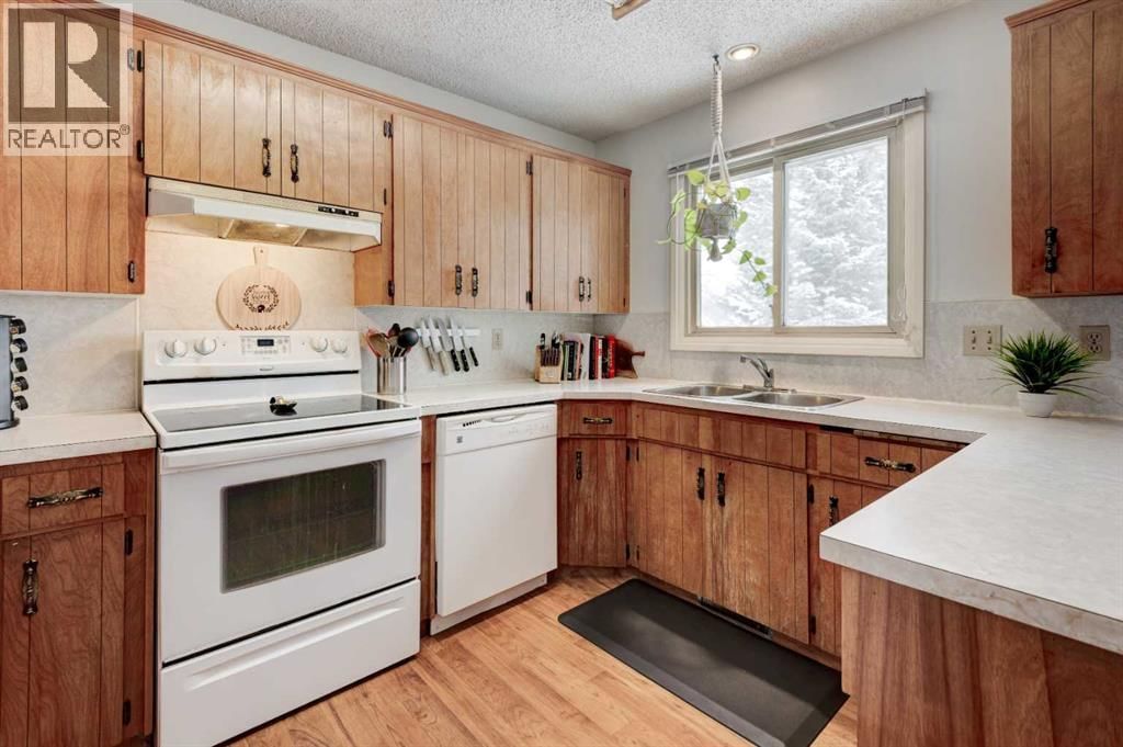 1204 RANCHLANDS BOULEVARD NORTHWEST Image 7