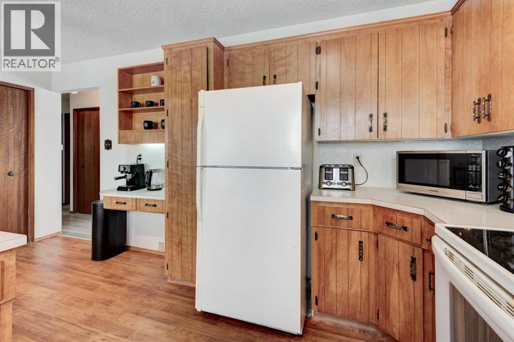 1204 RANCHLANDS BOULEVARD NORTHWEST Image 9