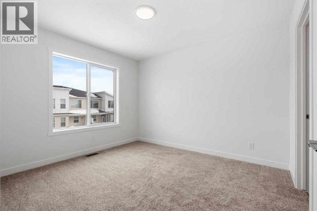 65 BELVEDERE POINT SOUTHEAST Image 12