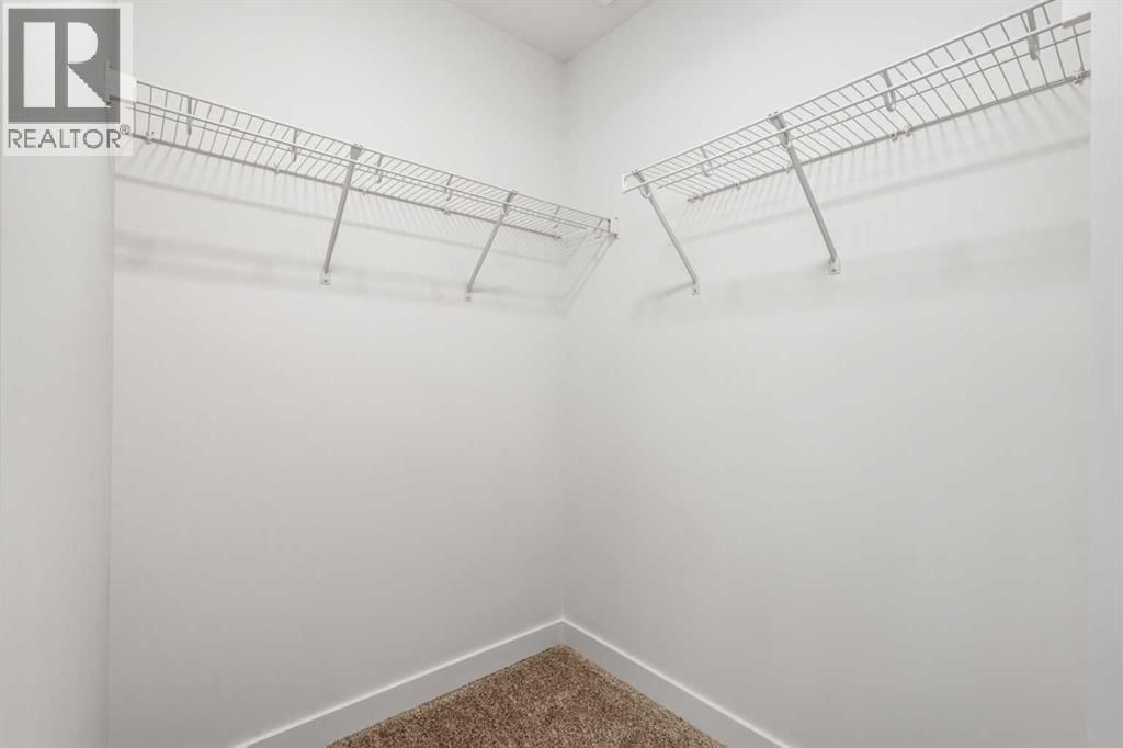 65 BELVEDERE POINT SOUTHEAST Image 17