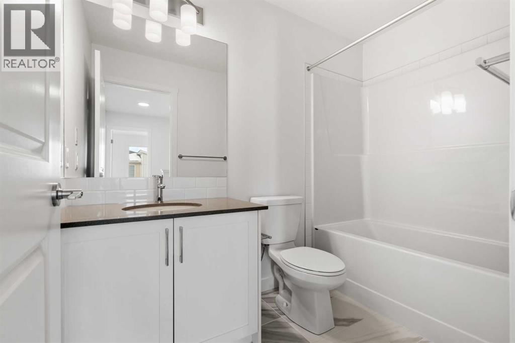 65 BELVEDERE POINT SOUTHEAST Image 18