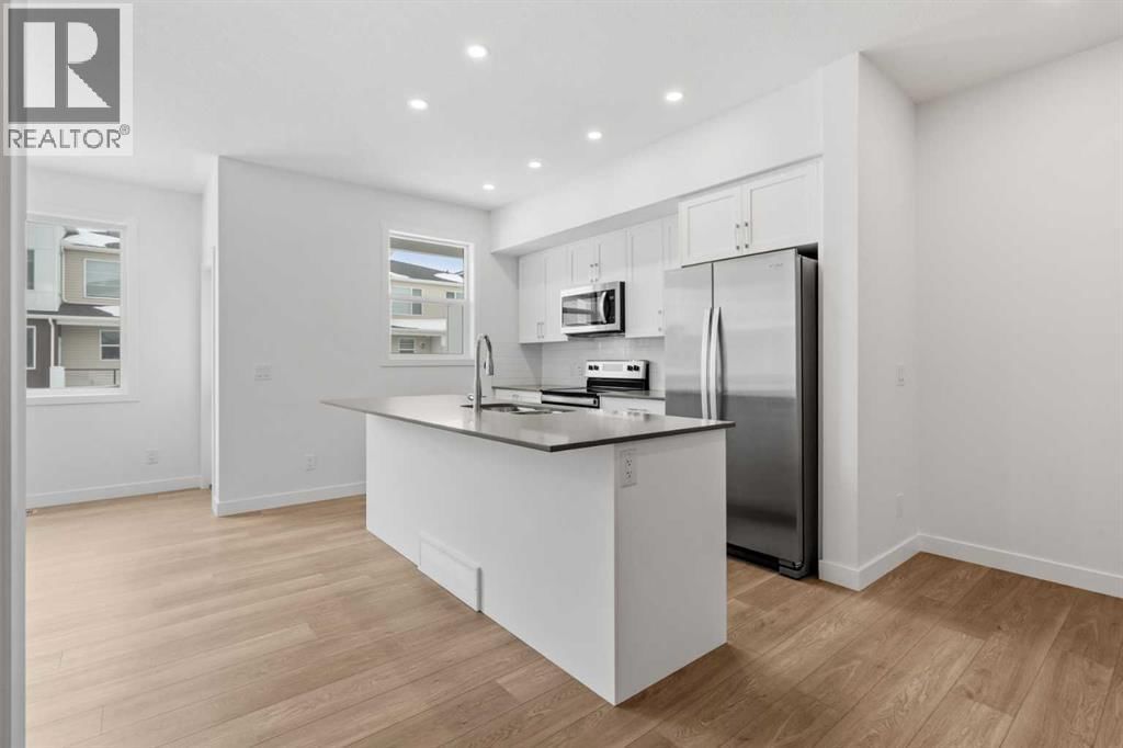 65 BELVEDERE POINT SOUTHEAST Image 2