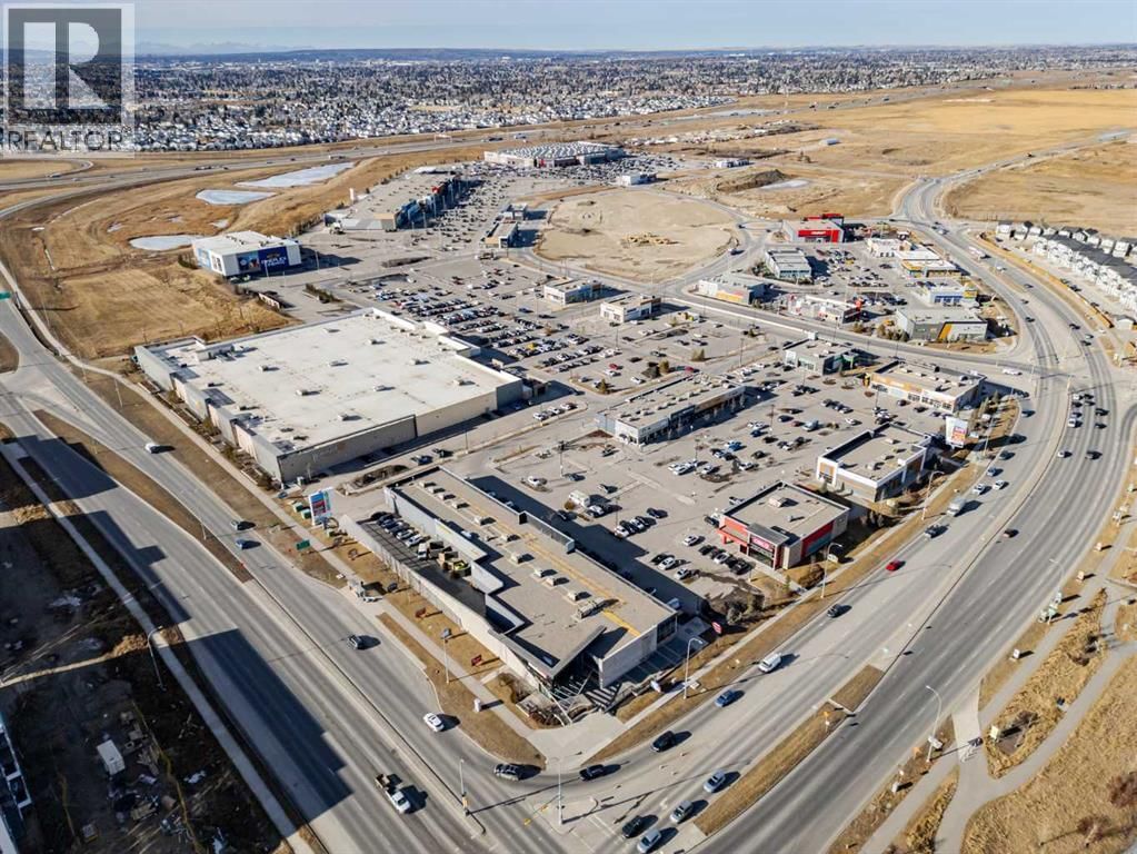 65 BELVEDERE POINT SOUTHEAST Image 23