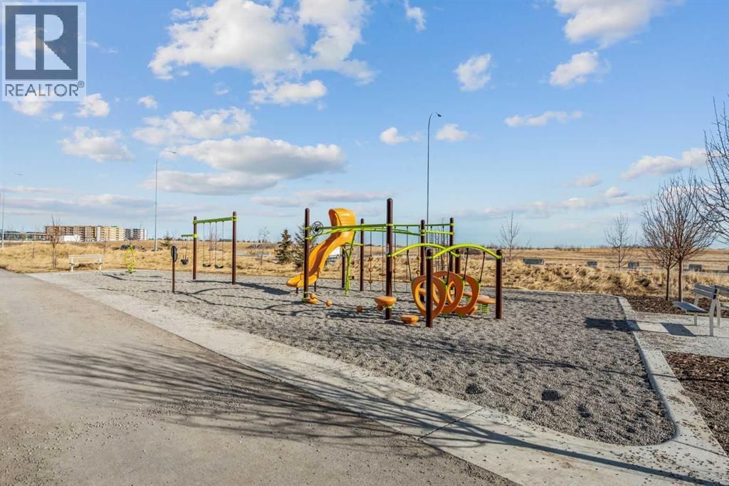 65 BELVEDERE POINT SOUTHEAST Image 24