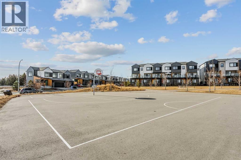 65 BELVEDERE POINT SOUTHEAST Image 25