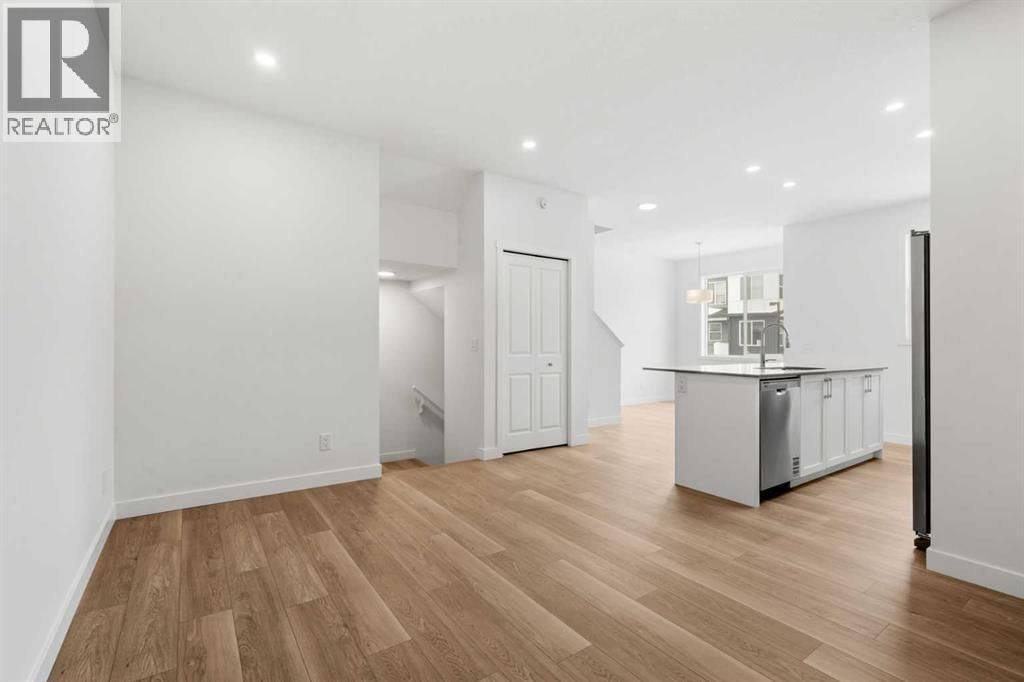 65 BELVEDERE POINT SOUTHEAST Image 5