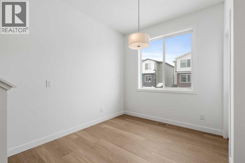 65 BELVEDERE POINT SOUTHEAST Image 8