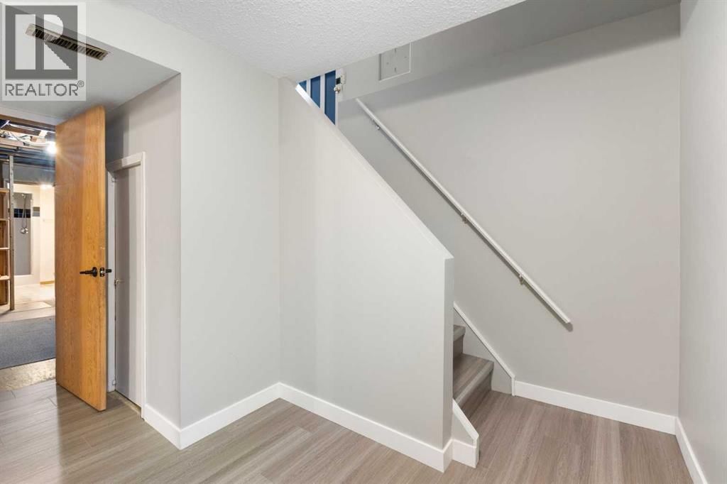 173 GORDON DRIVE SOUTHWEST Image 18