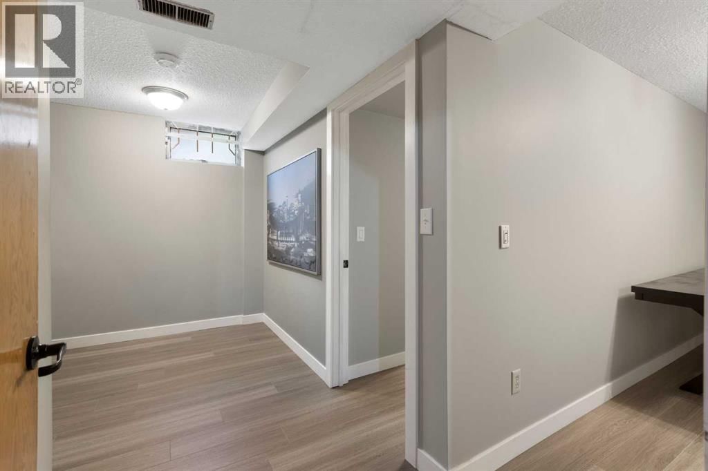 173 GORDON DRIVE SOUTHWEST Image 19