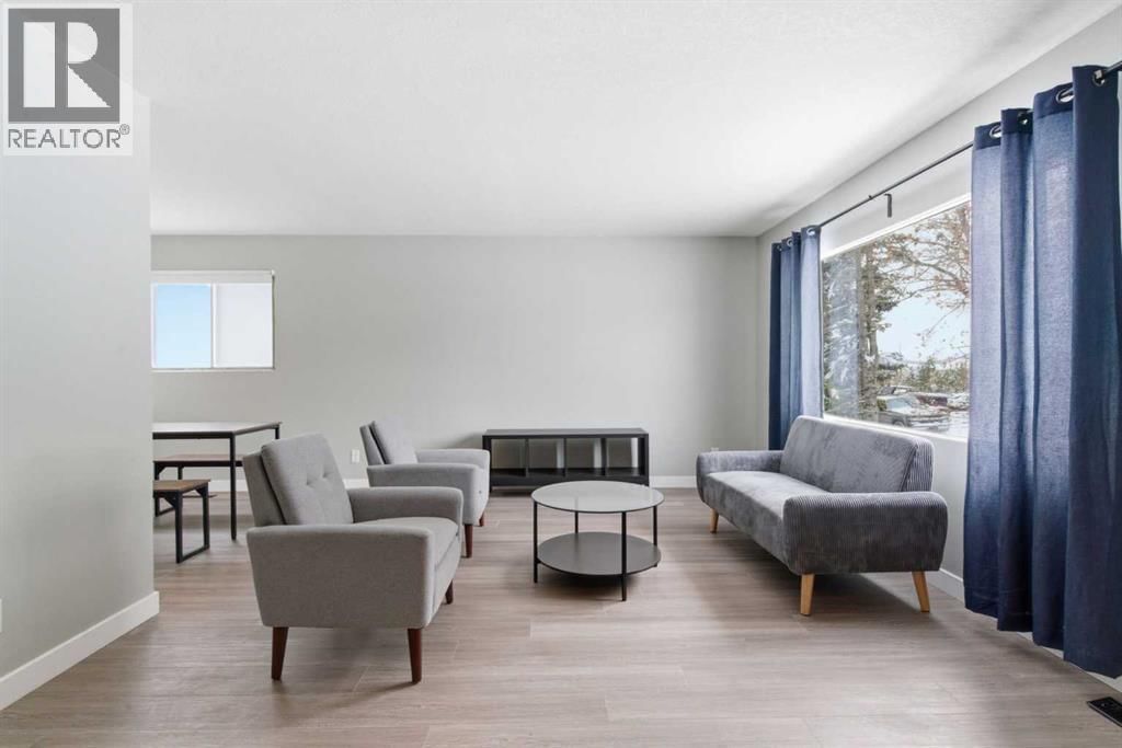 173 GORDON DRIVE SOUTHWEST Image 4